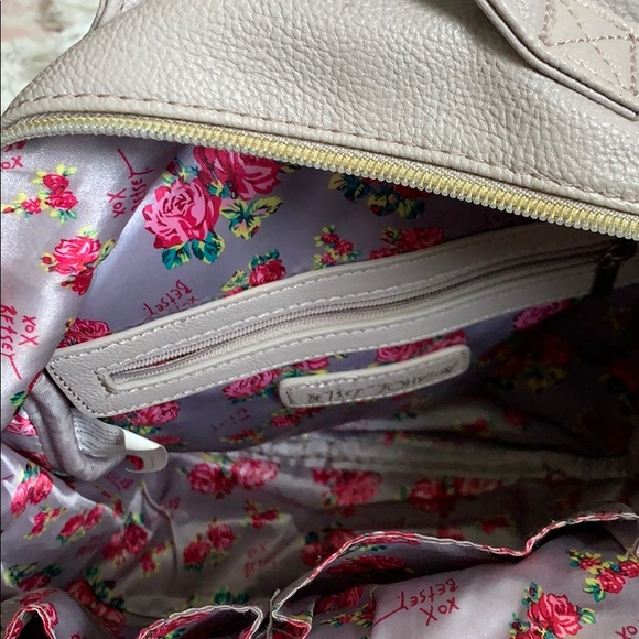 Betsey Johnson backpack ๐ RARE find - Picture 4 of 10
